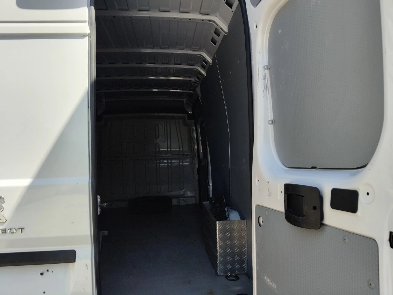 Peugeot Boxer 2.2 165 коня, снимка 7 - Бусове и автобуси - 55092258