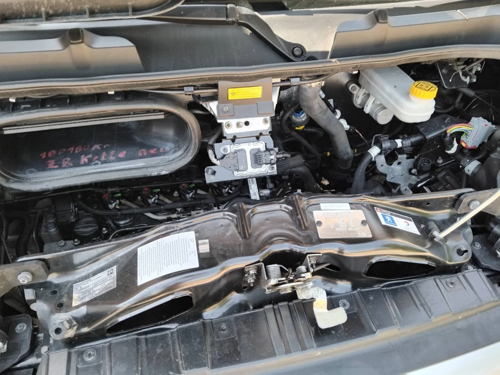 Peugeot Boxer 2.2 165 коня, снимка 14 - Бусове и автобуси - 55092258