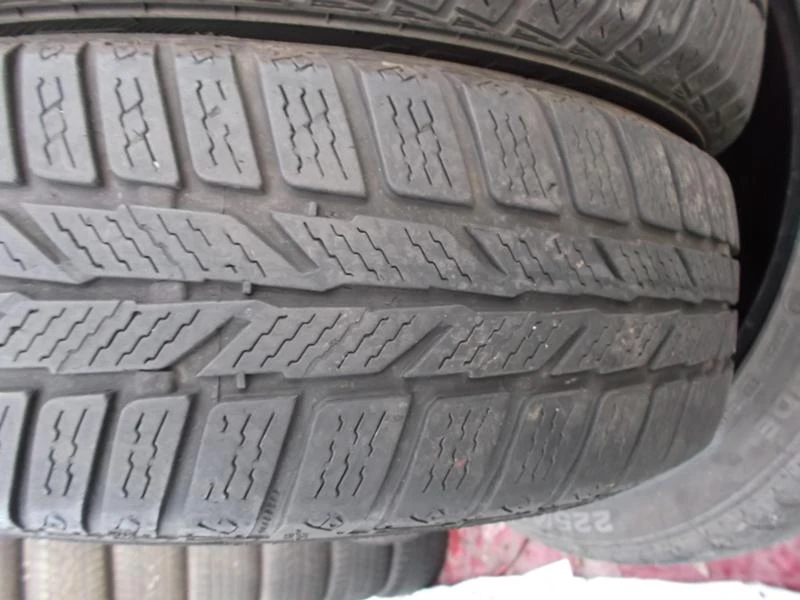 Гуми Зимни 155/65R14, снимка 4 - Гуми и джанти - 8930925