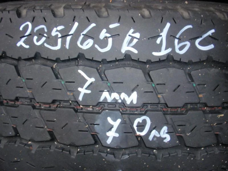 Гуми Летни 205/65R16, снимка 1 - Гуми и джанти - 9083460