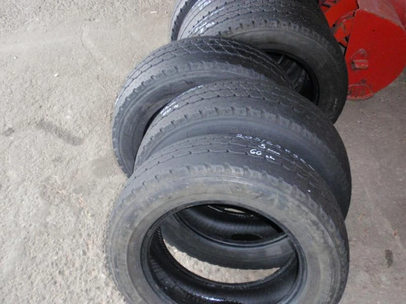 Гуми Летни 205/65R16, снимка 12 - Гуми и джанти - 9083460