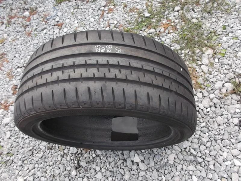 Гуми Летни 225/40R18, снимка 2 - Гуми и джанти - 16167612