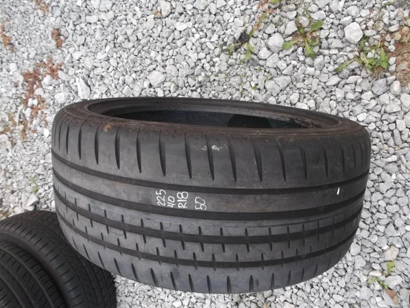 Гуми Летни 225/40R18, снимка 3 - Гуми и джанти - 16167612