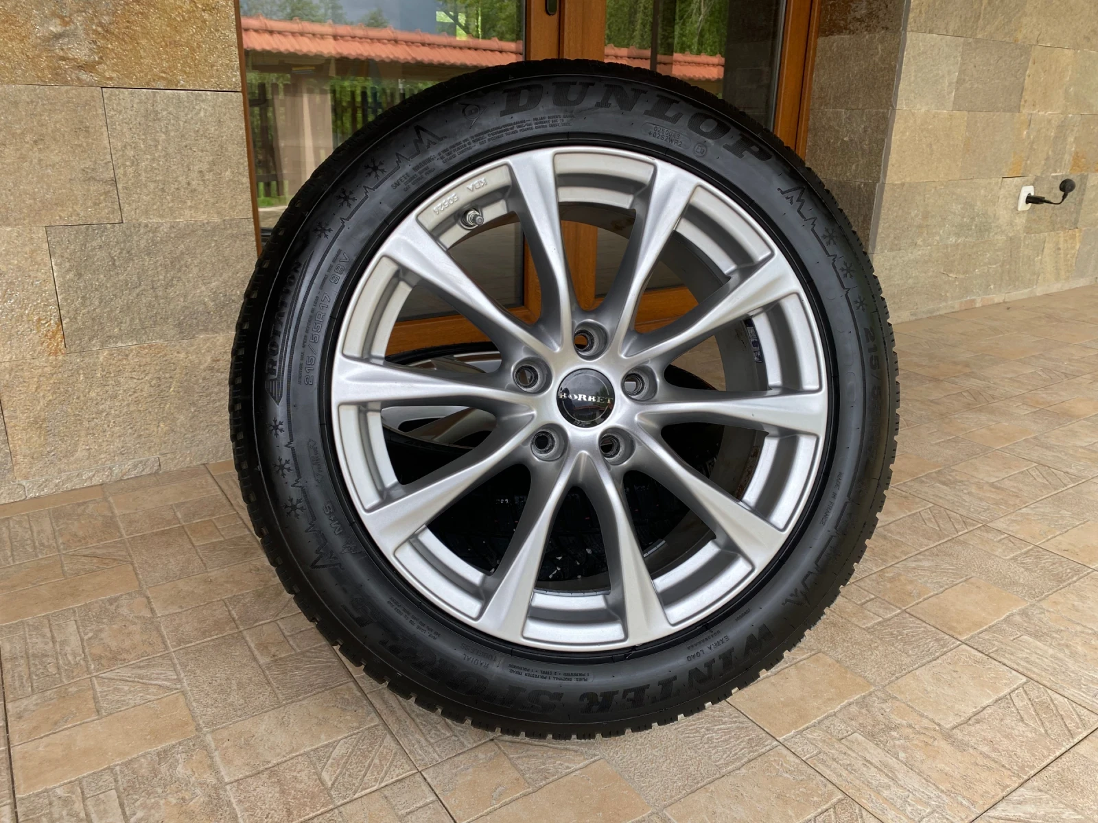 Гуми с джанти Dunlop 215/55R17, снимка 7 - Гуми и джанти - 54525665