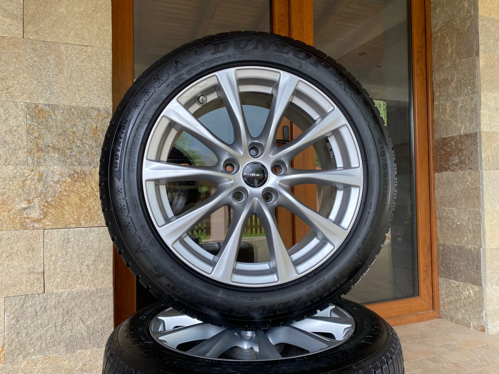 Гуми с джанти Dunlop 215/55R17, снимка 2 - Гуми и джанти - 54525665