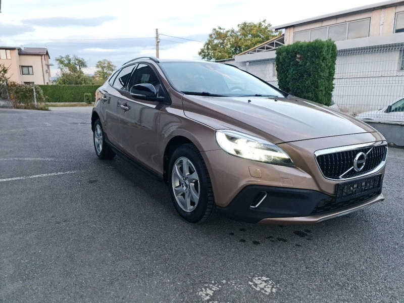 Volvo V40 Cross Country T4 AWD, снимка 8 - Автомобили и джипове - 44509610