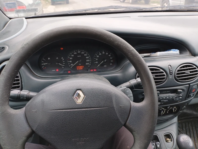 Renault Scenic, снимка 7 - Автомобили и джипове - 49026630