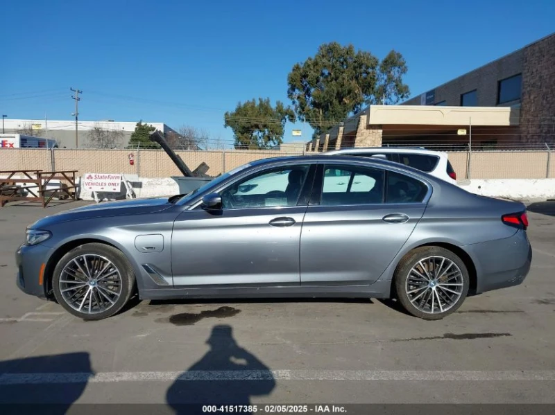 BMW 530E 2.0L I-4 DI, DOHC, VVT, TURBO, 181HP Rear Wheel Dr, снимка 6 - Автомобили и джипове - 49436874