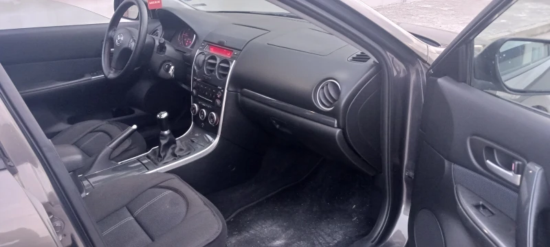 Mazda 6 2.0 CD, снимка 7 - Автомобили и джипове - 49548817