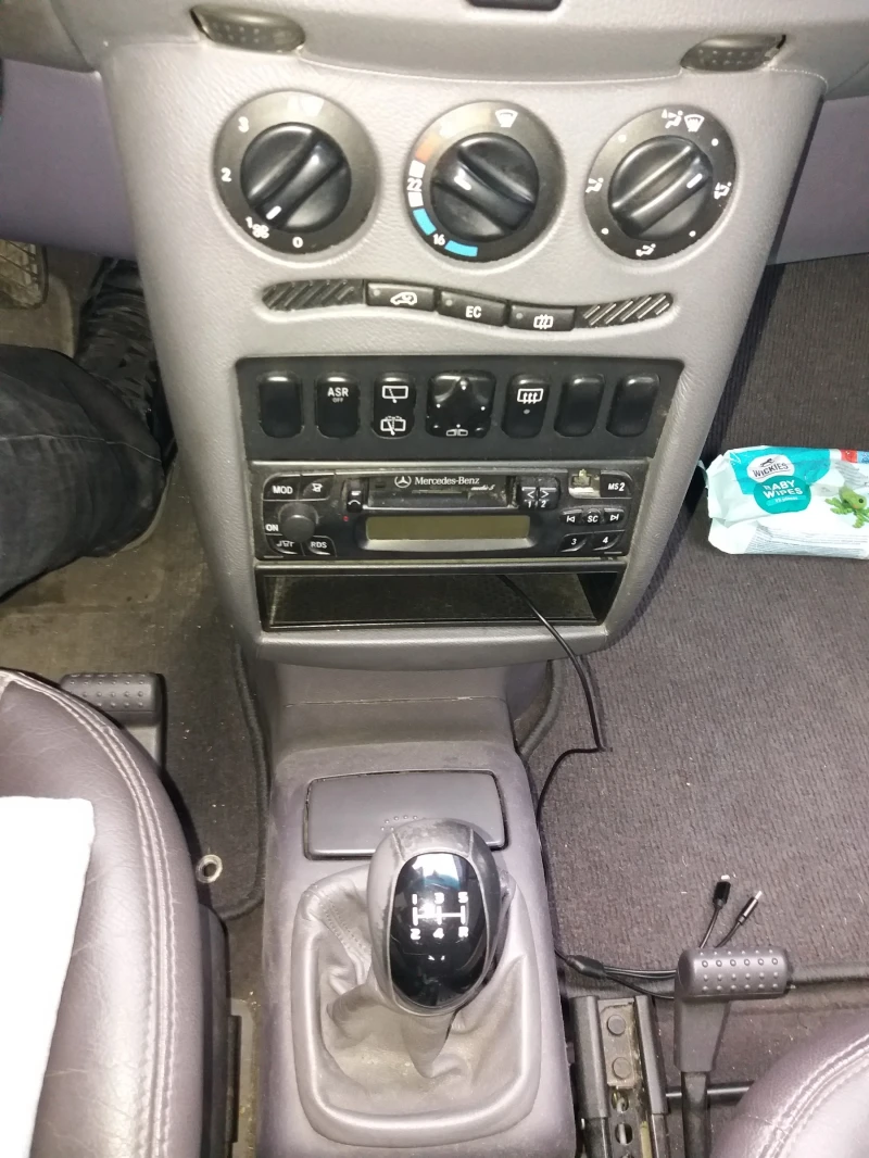 Mercedes-Benz A 190 Авангард, снимка 7 - Автомобили и джипове - 52311400