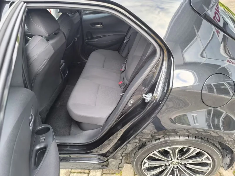 Toyota Corolla 2.0HEV/184HP/TEAM-D/CAM/NAVI/LE/CPLAY/KLESS/621g, снимка 13 - Автомобили и джипове - 52494129