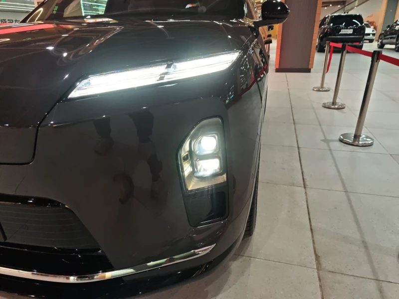 NIO EL8 ES8 , снимка 8 - Автомобили и джипове - 53137201