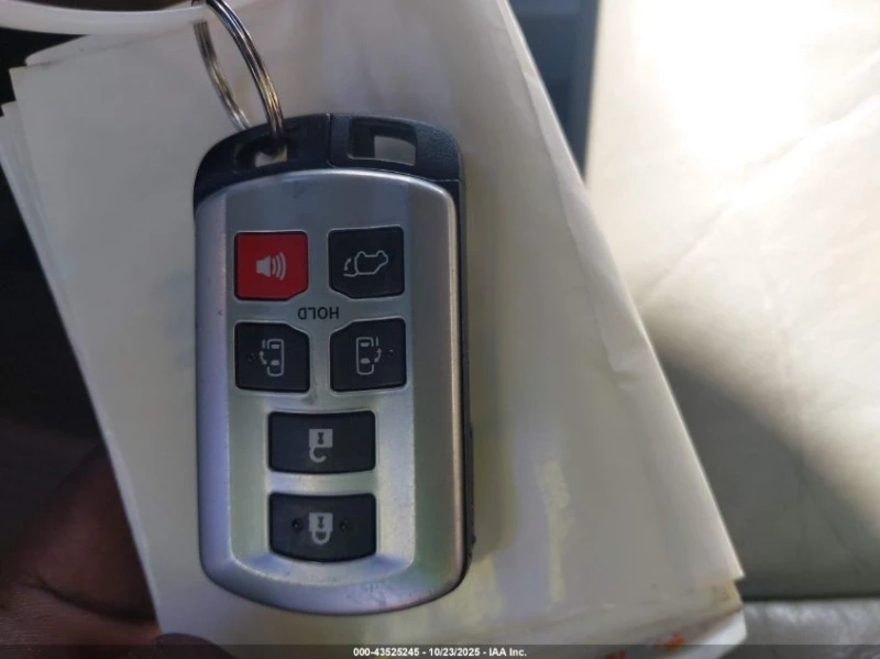 Toyota Sienna 3.5l Xle 8 Passenger, снимка 11 - Автомобили и джипове - 53201556