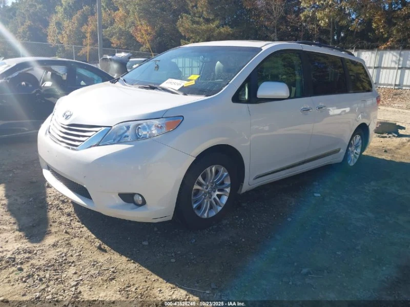 Toyota Sienna 3.5l Xle 8 Passenger, снимка 2 - Автомобили и джипове - 53201556