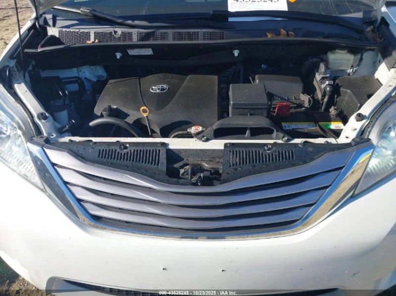 Toyota Sienna 3.5l Xle 8 Passenger, снимка 10 - Автомобили и джипове - 53201556