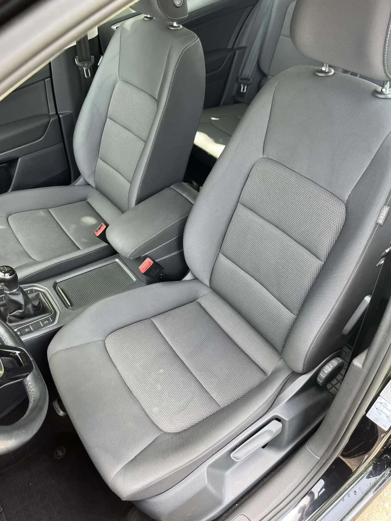 VW Sportsvan 1.6TDI, снимка 12 - Автомобили и джипове - 53263554