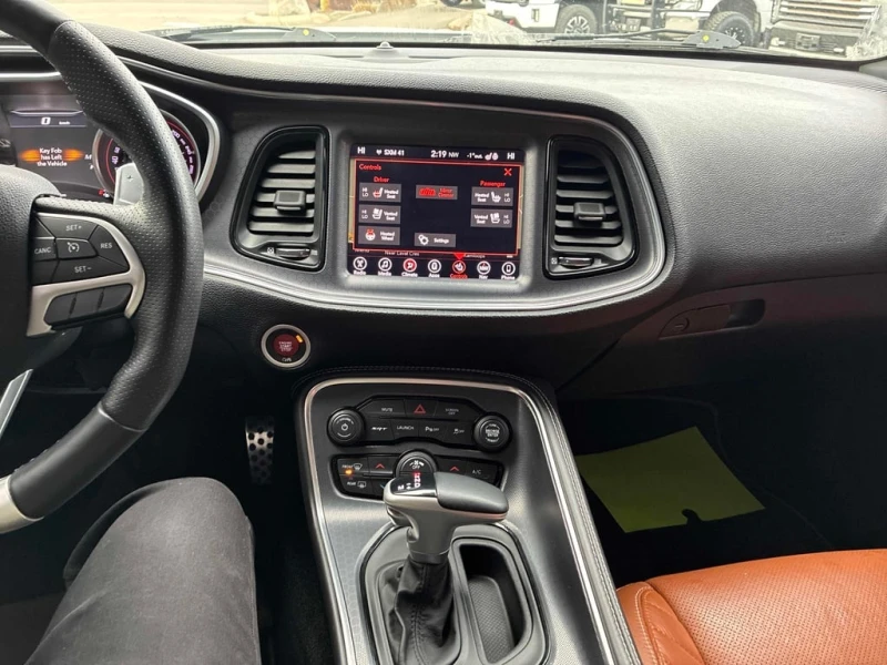 Dodge Challenger * SRT 392 * 6.4 V8 * CARFAX * , снимка 7 - Автомобили и джипове - 53419229