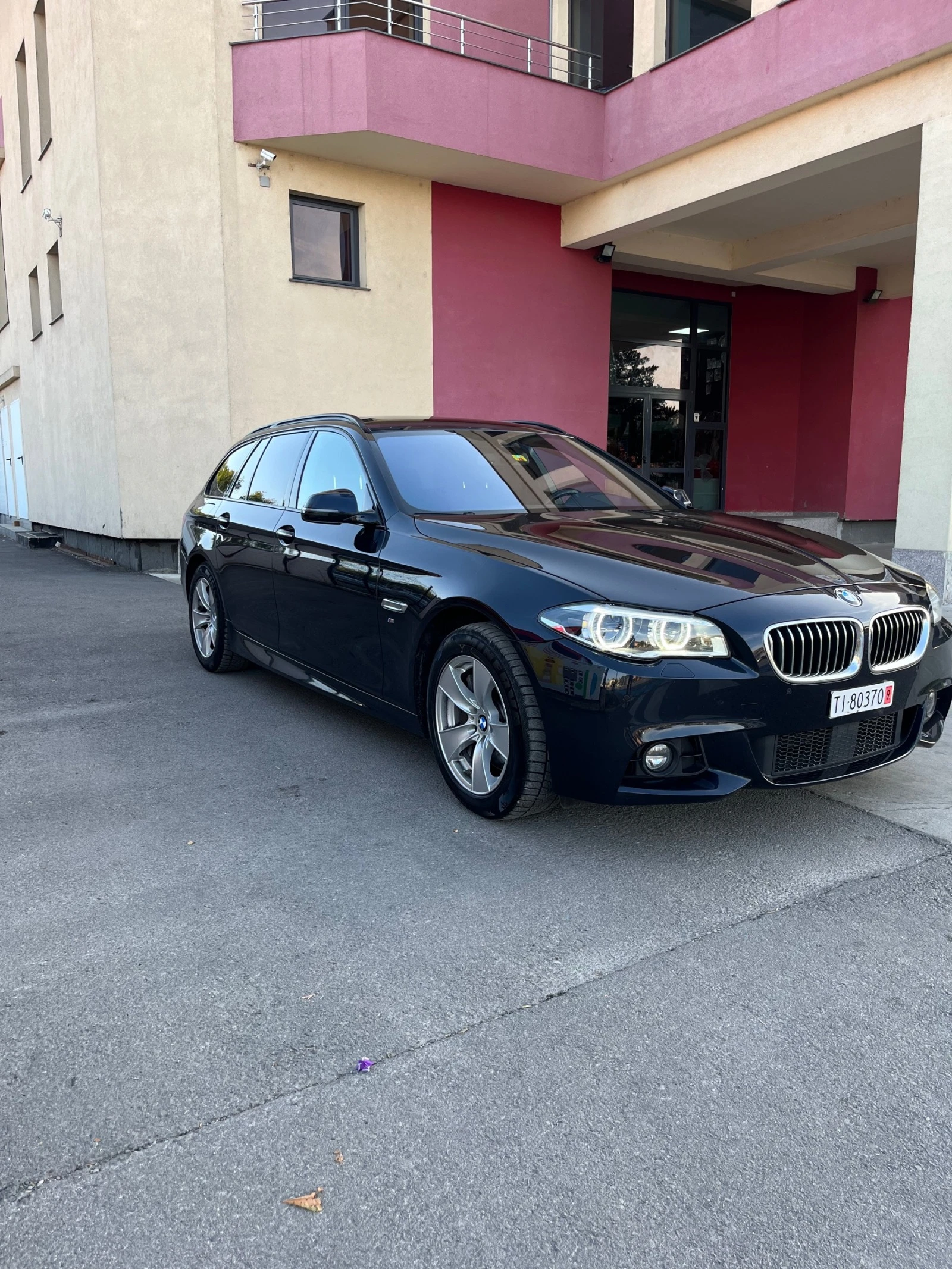 BMW 530 D, 258к.c.XDrive, М-пакет, head-up, бартер - изображение 3