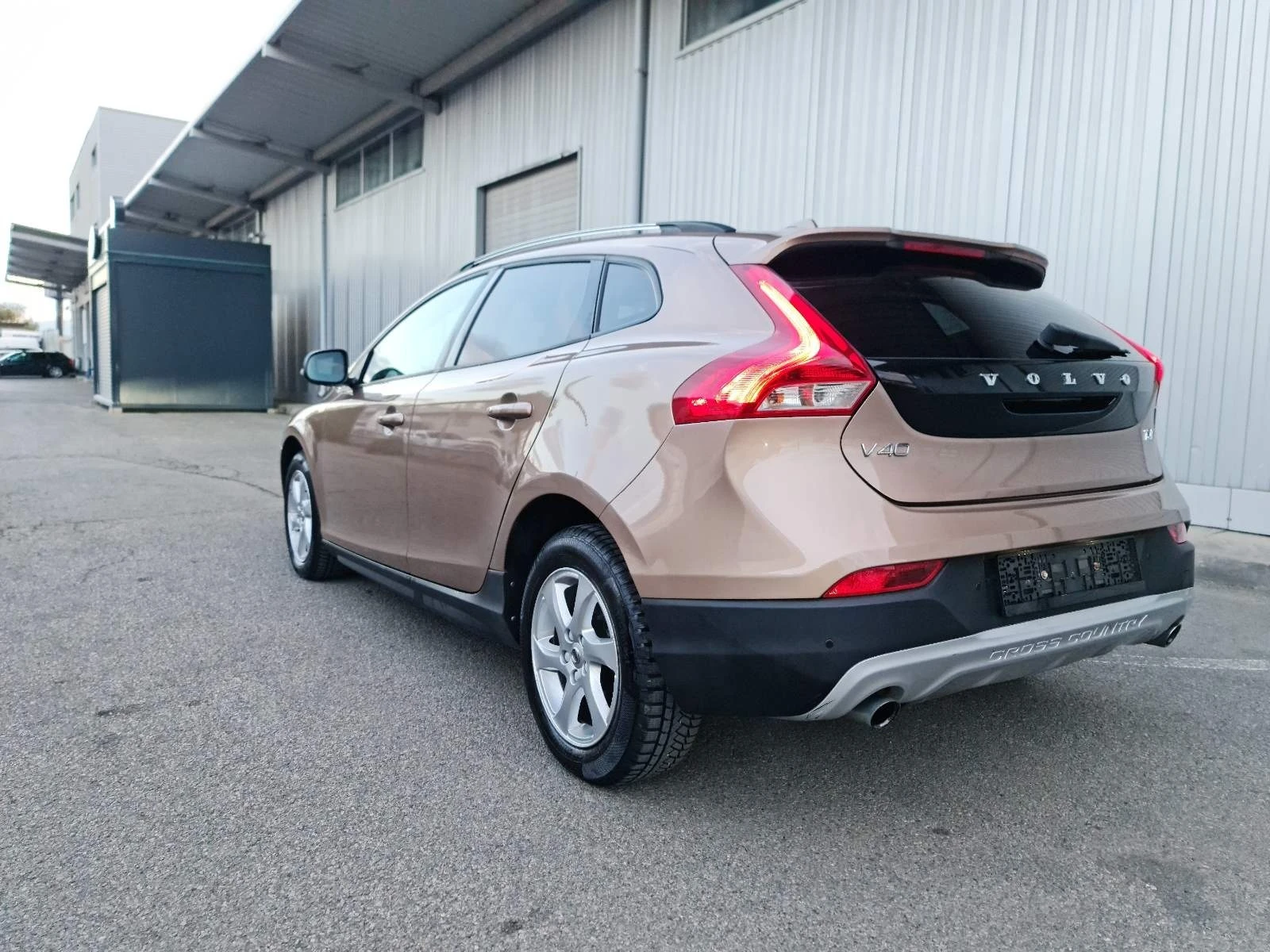 Volvo V40 Cross Country T4 AWD - изображение 4