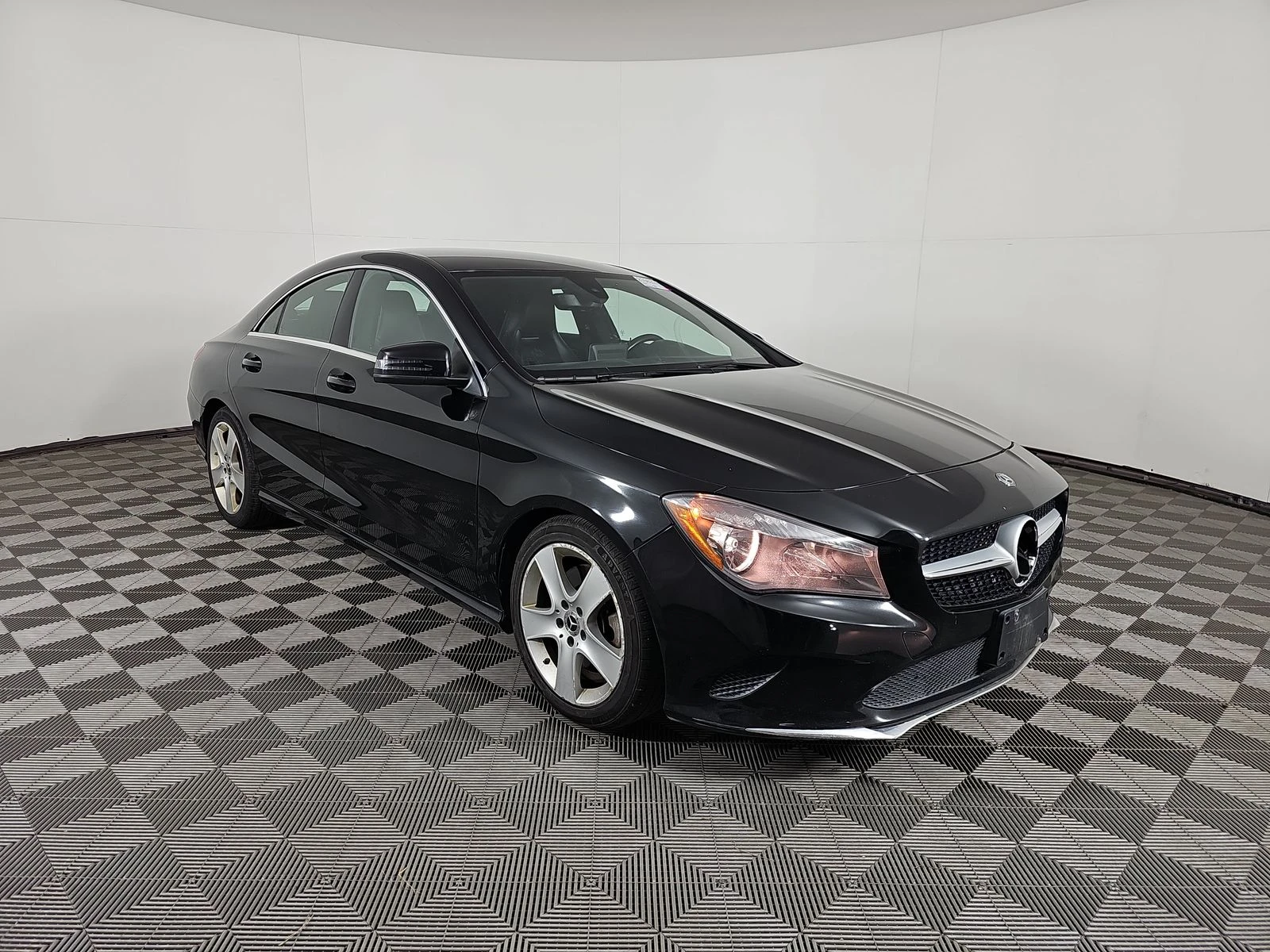 Mercedes-Benz CLA 250 4MATIC* подгрев* keyless* memory*  - [1] 