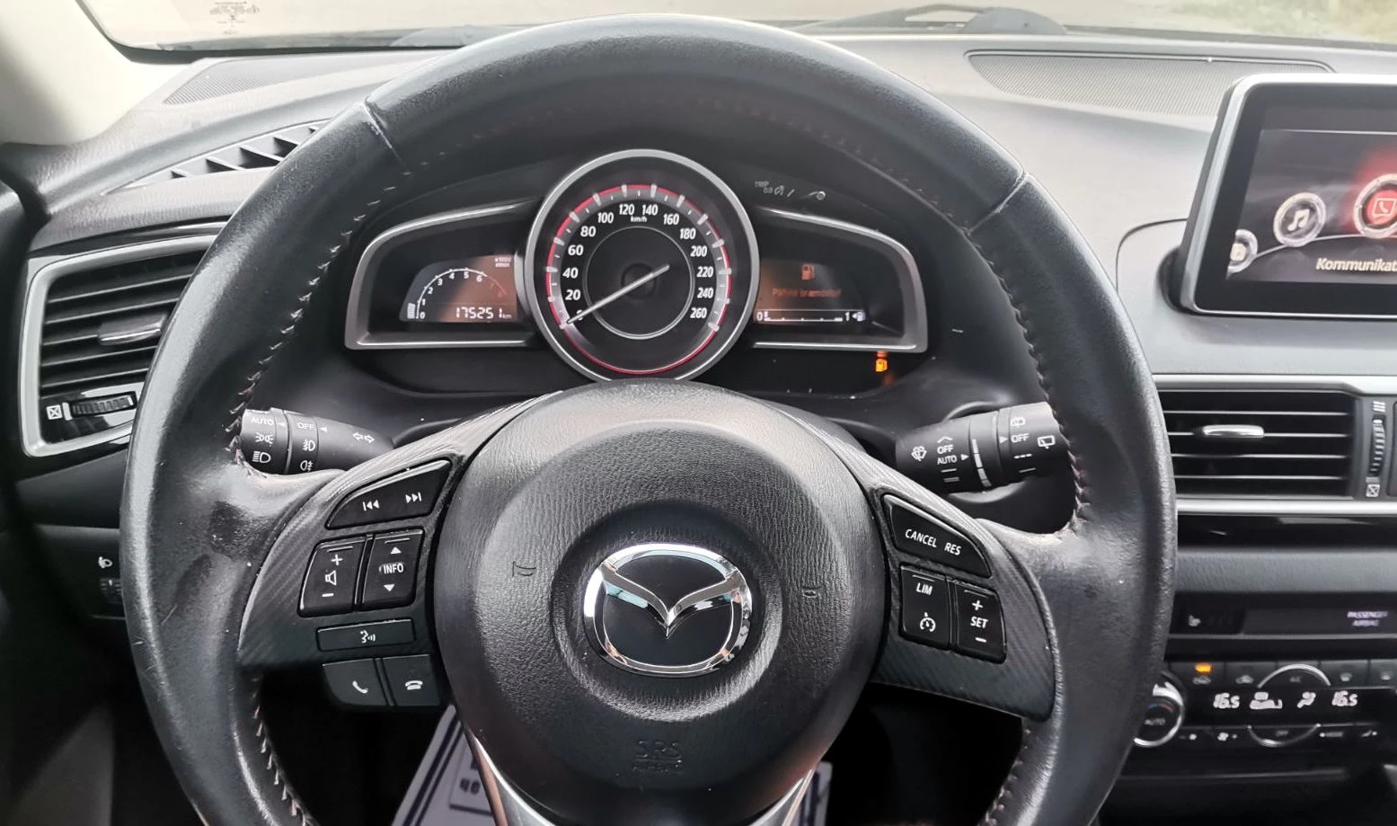 Mazda 3 УНИКАЛЕН/ SKYACTIVE - изображение 9
