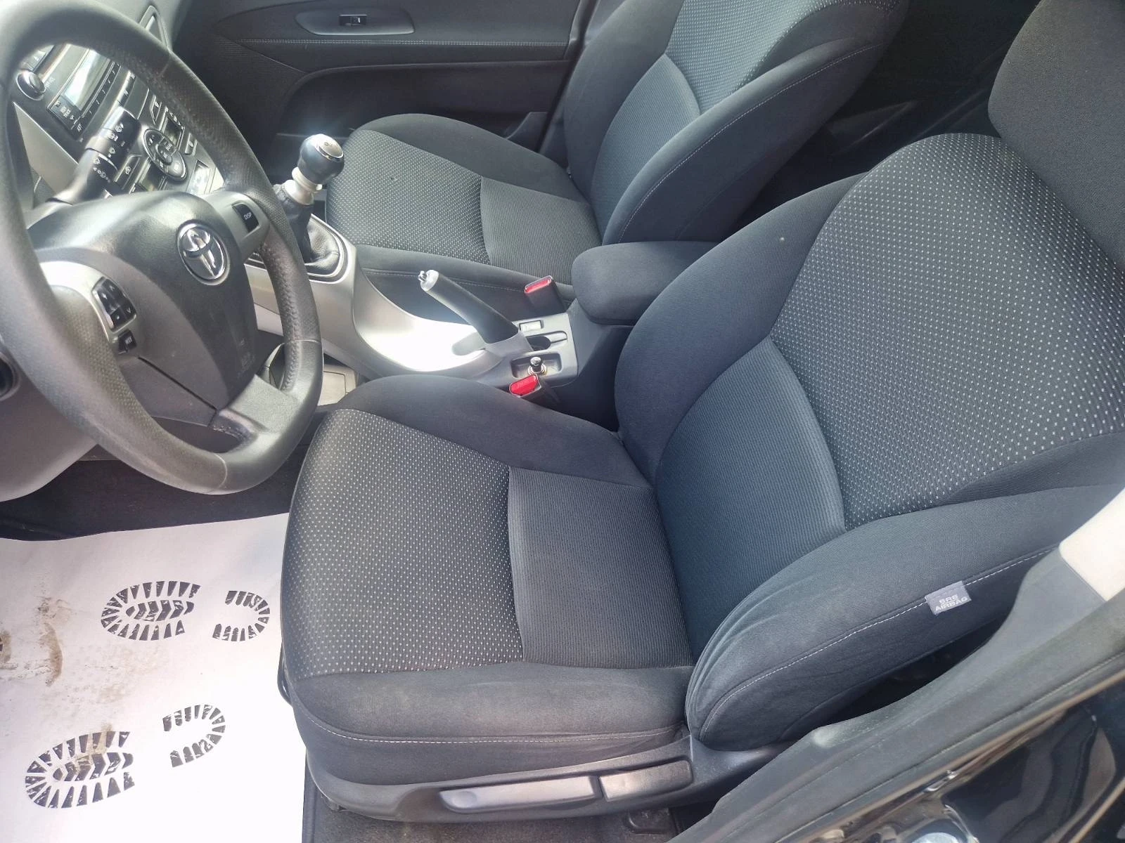 Toyota Auris 1.6 16V SPORT - изображение 8