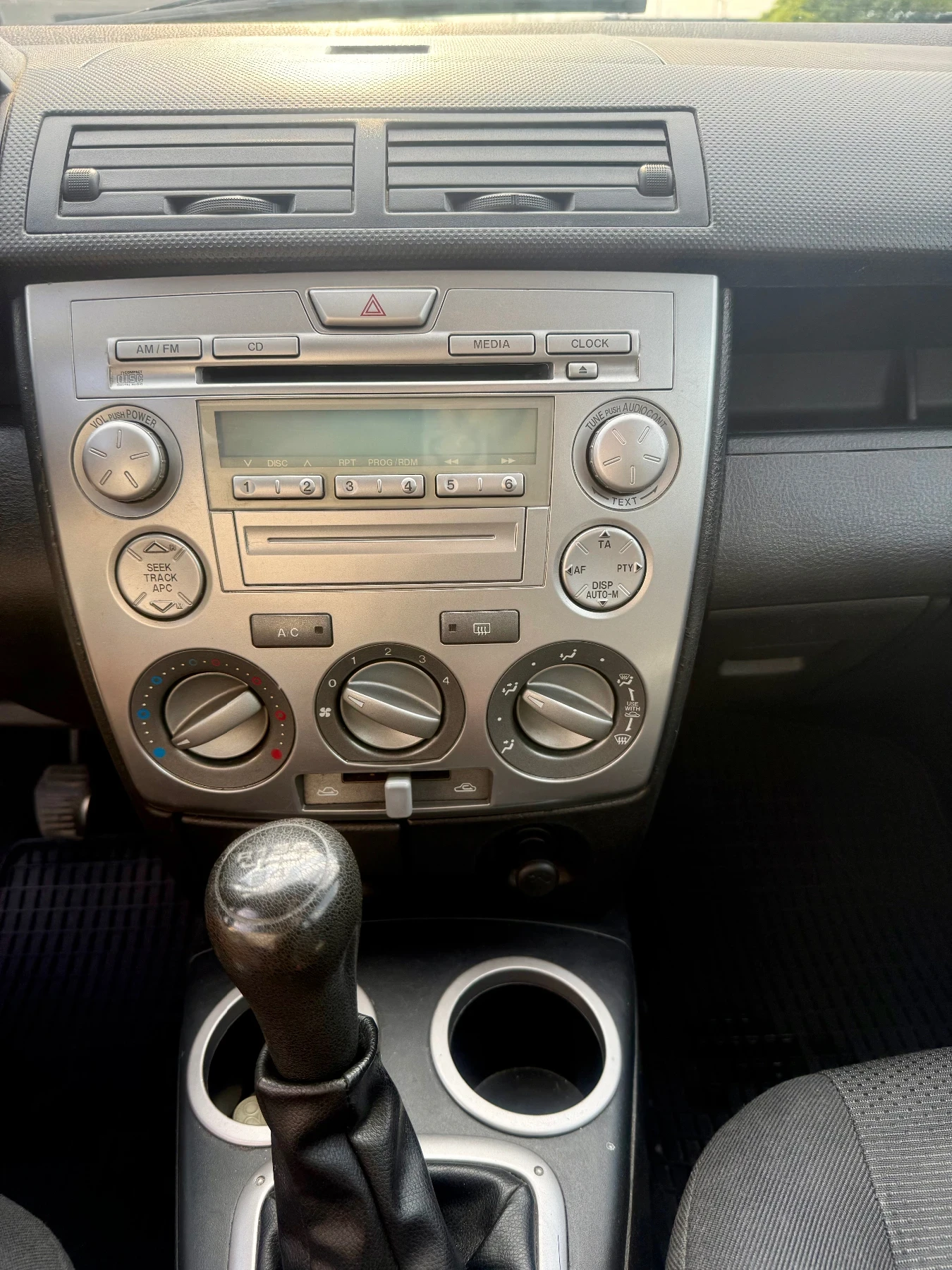 Mazda 2  - изображение 5