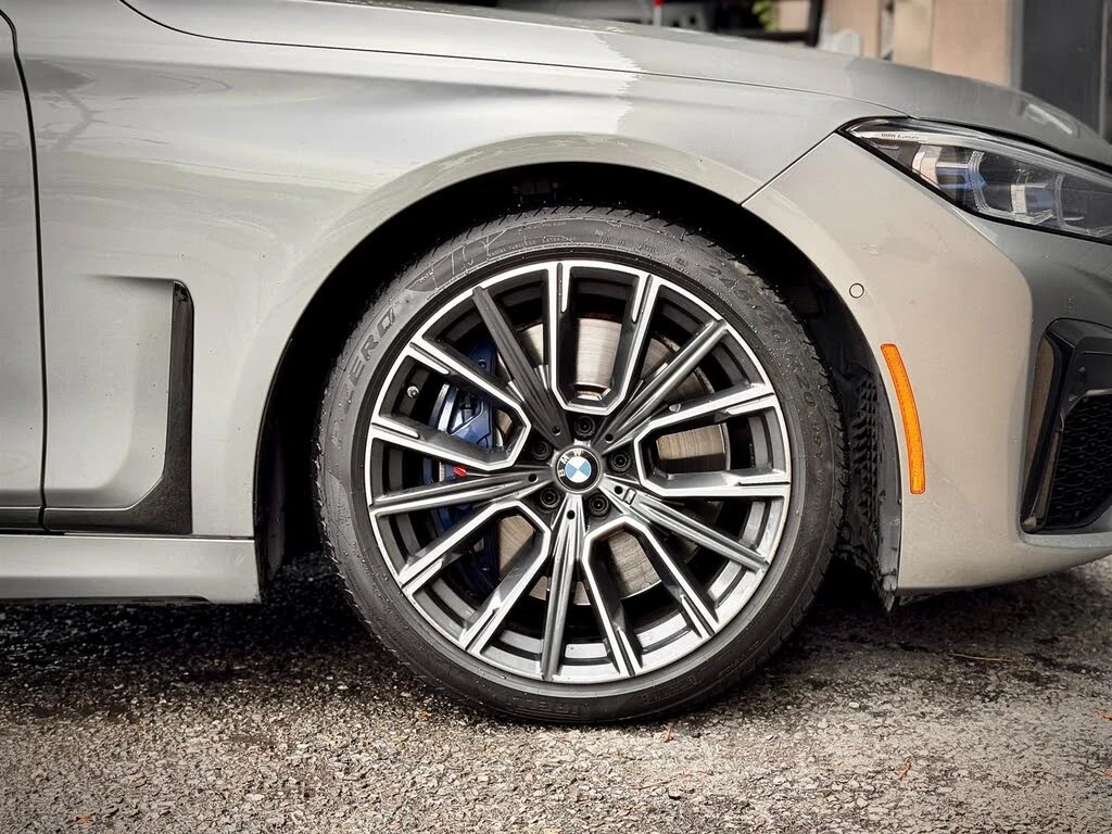 BMW 750 Facelift* M-Sport* HeadUp* АвтоКредит* (ЦЕНА ДО БГ - изображение 8