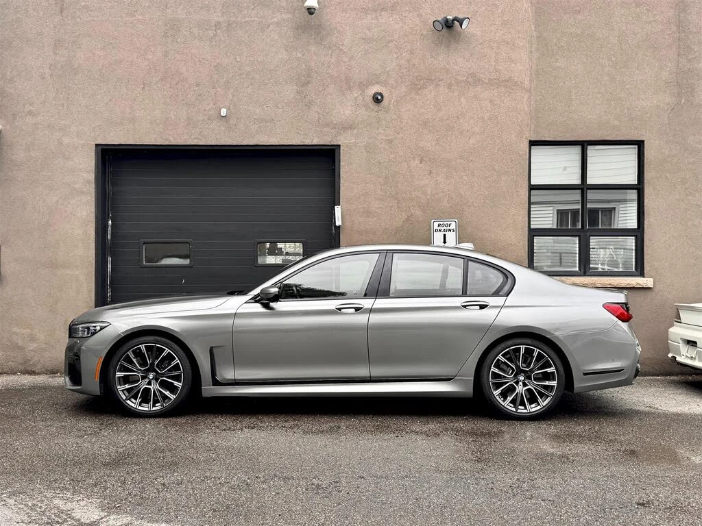 BMW 750 Facelift* M-Sport* HeadUp* АвтоКредит* (ЦЕНА ДО БГ - изображение 4