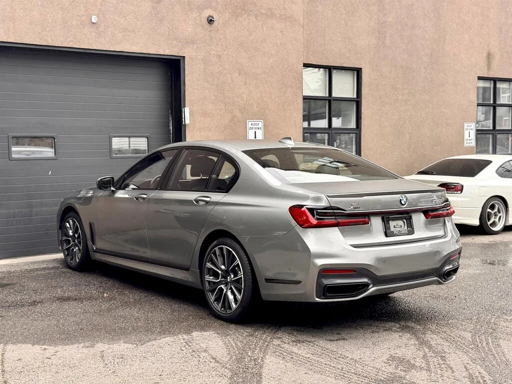 BMW 750 Facelift* M-Sport* HeadUp* АвтоКредит* (ЦЕНА ДО БГ - изображение 5