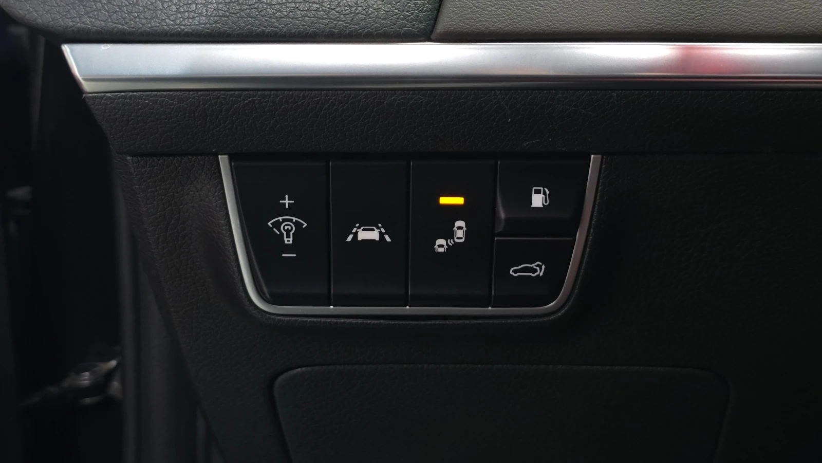 Kia Stinger * 3.3 TURBO* AWD* GT* FULL* КРАЙНА ЦЕНА* , снимка 10 - Автомобили и джипове - 54113122