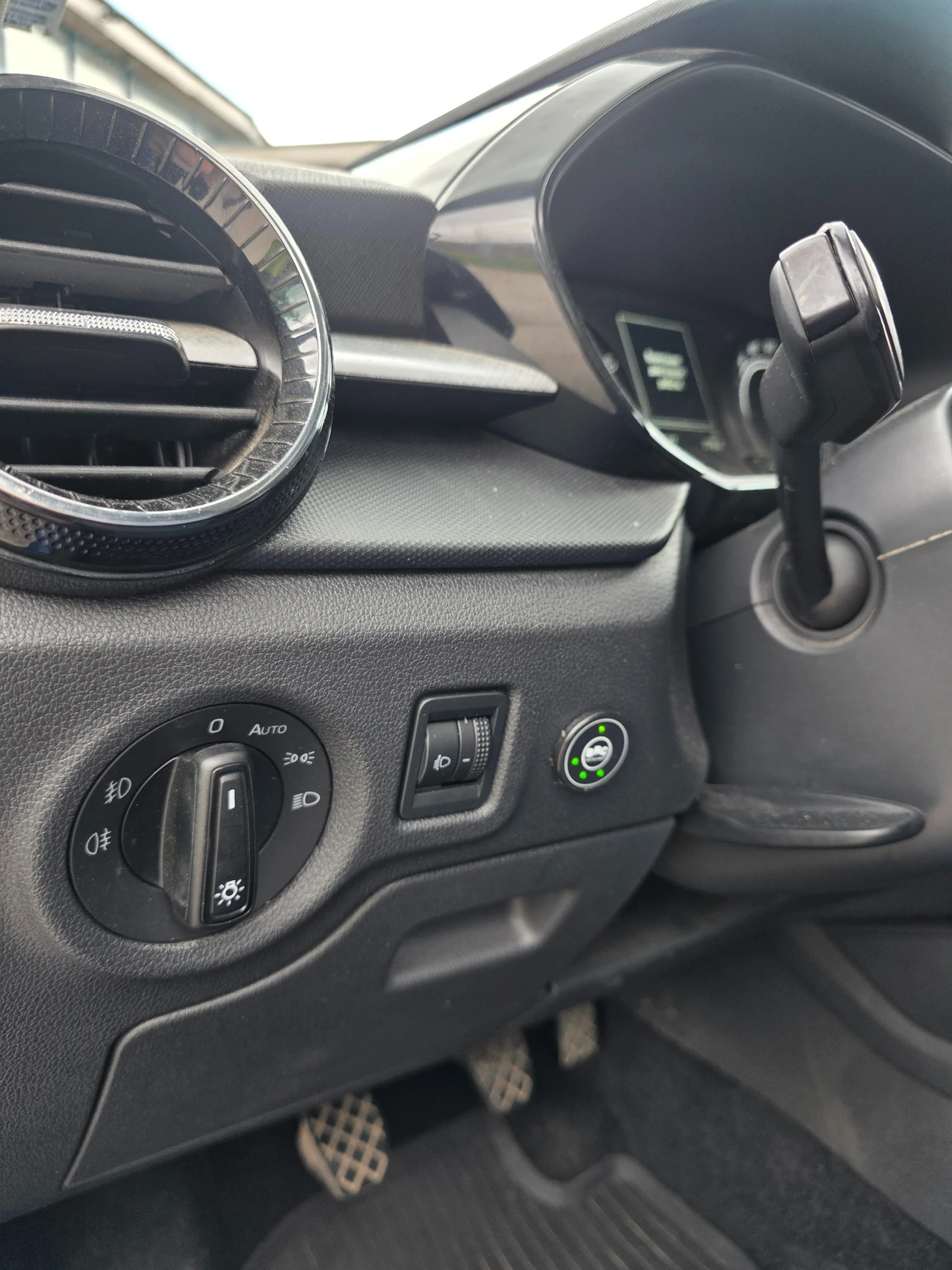 Skoda Fabia 4, снимка 14 - Автомобили и джипове - 54603172