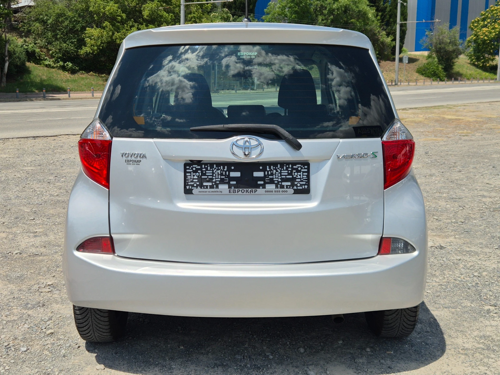 Toyota Verso S 1.4D-4D 90кс, снимка 4 - Автомобили и джипове - 55011403
