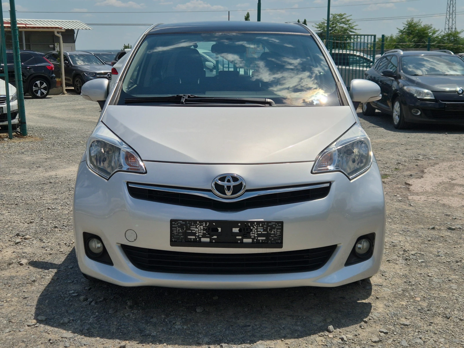 Toyota Verso S 1.4D-4D 90кс, снимка 8 - Автомобили и джипове - 55011403