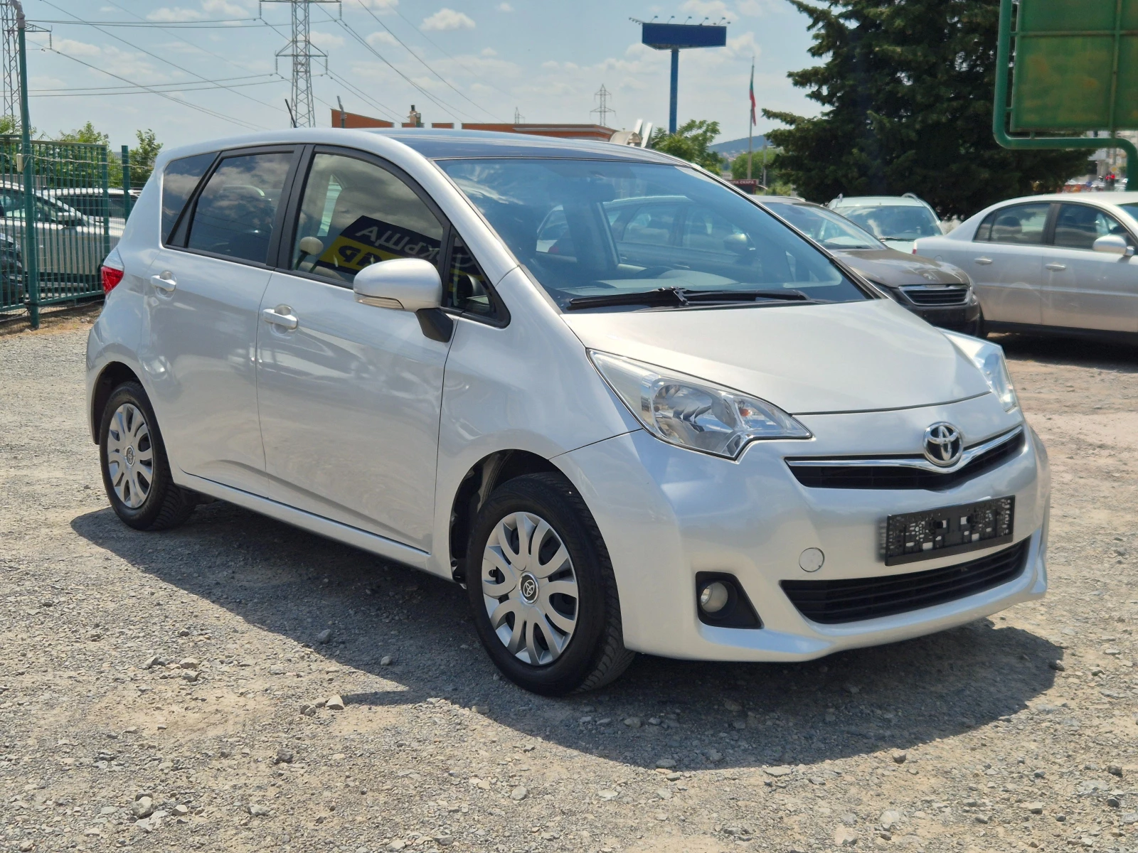 Toyota Verso S 1.4D-4D 90кс, снимка 7 - Автомобили и джипове - 55011403