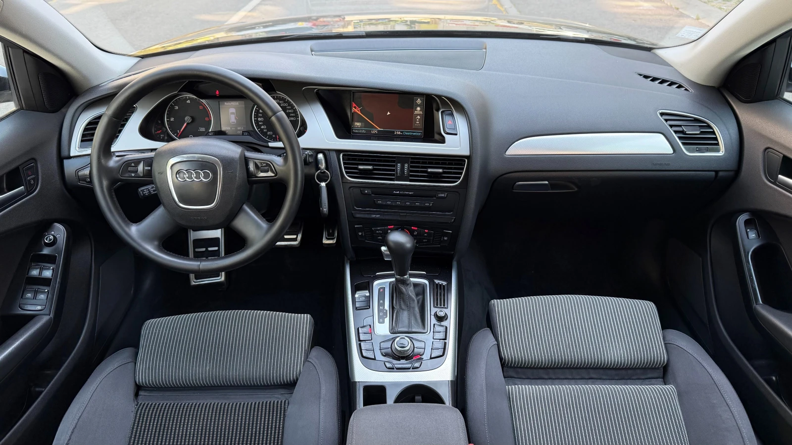 Audi A4 2.0TDI НАВИ БИКСЕНОН, снимка 9 - Автомобили и джипове - 55097309