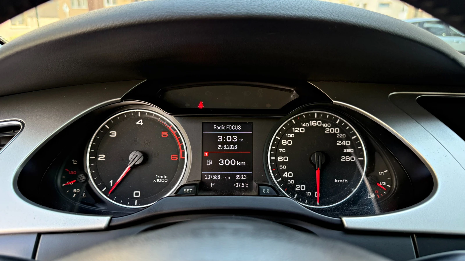 Audi A4 2.0TDI НАВИ БИКСЕНОН, снимка 10 - Автомобили и джипове - 55097309