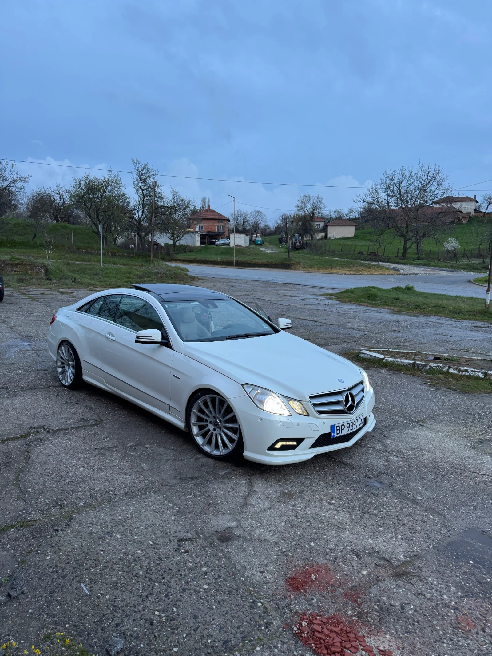 Mercedes-Benz E 350, снимка 13 - Автомобили и джипове - 55305251