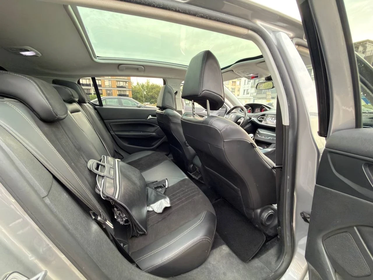 Peugeot 308 2.0 Blue-HDI Feline , снимка 10 - Автомобили и джипове - 55792250