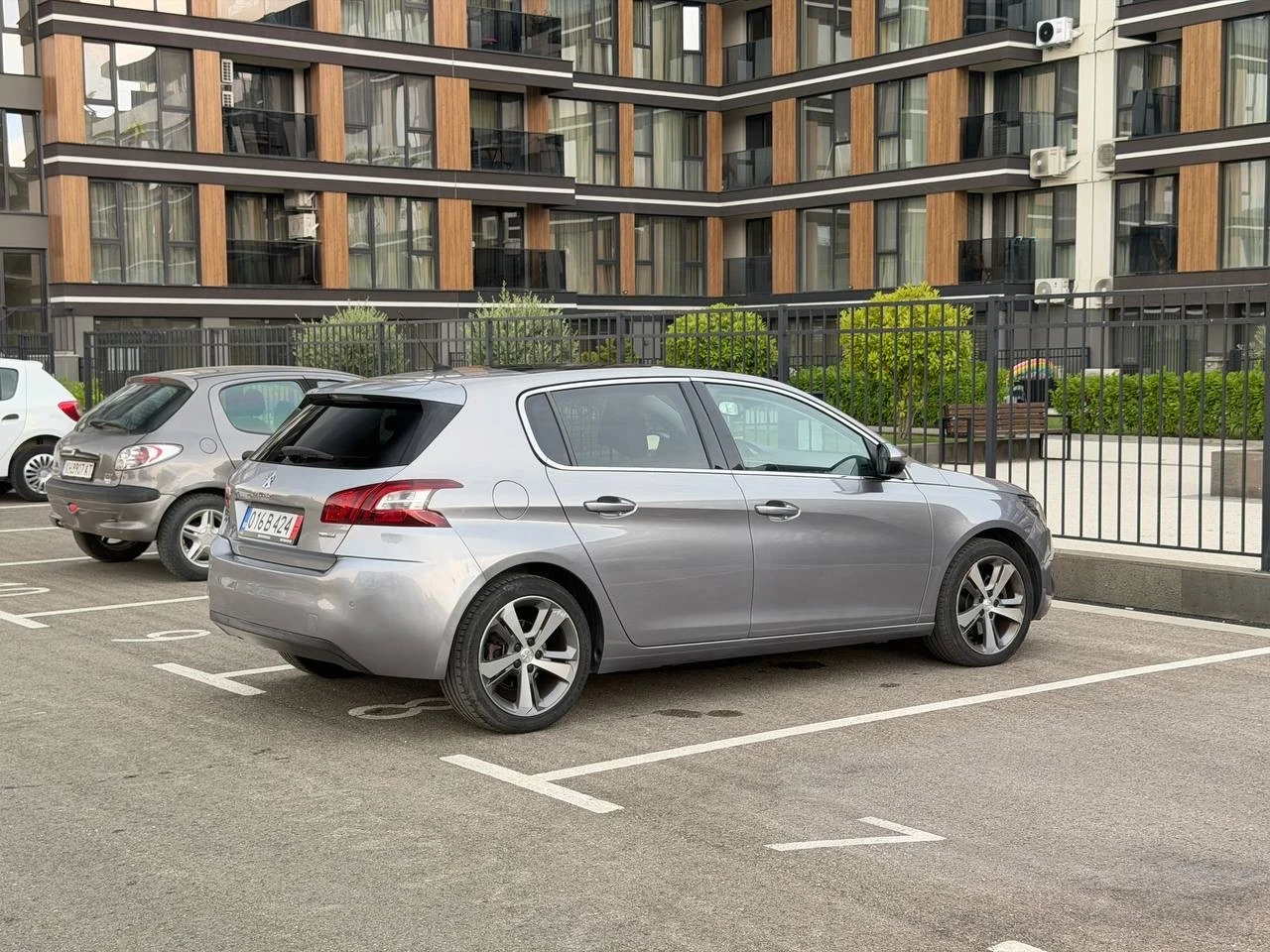 Peugeot 308 2.0 Blue-HDI Feline , снимка 6 - Автомобили и джипове - 55792250