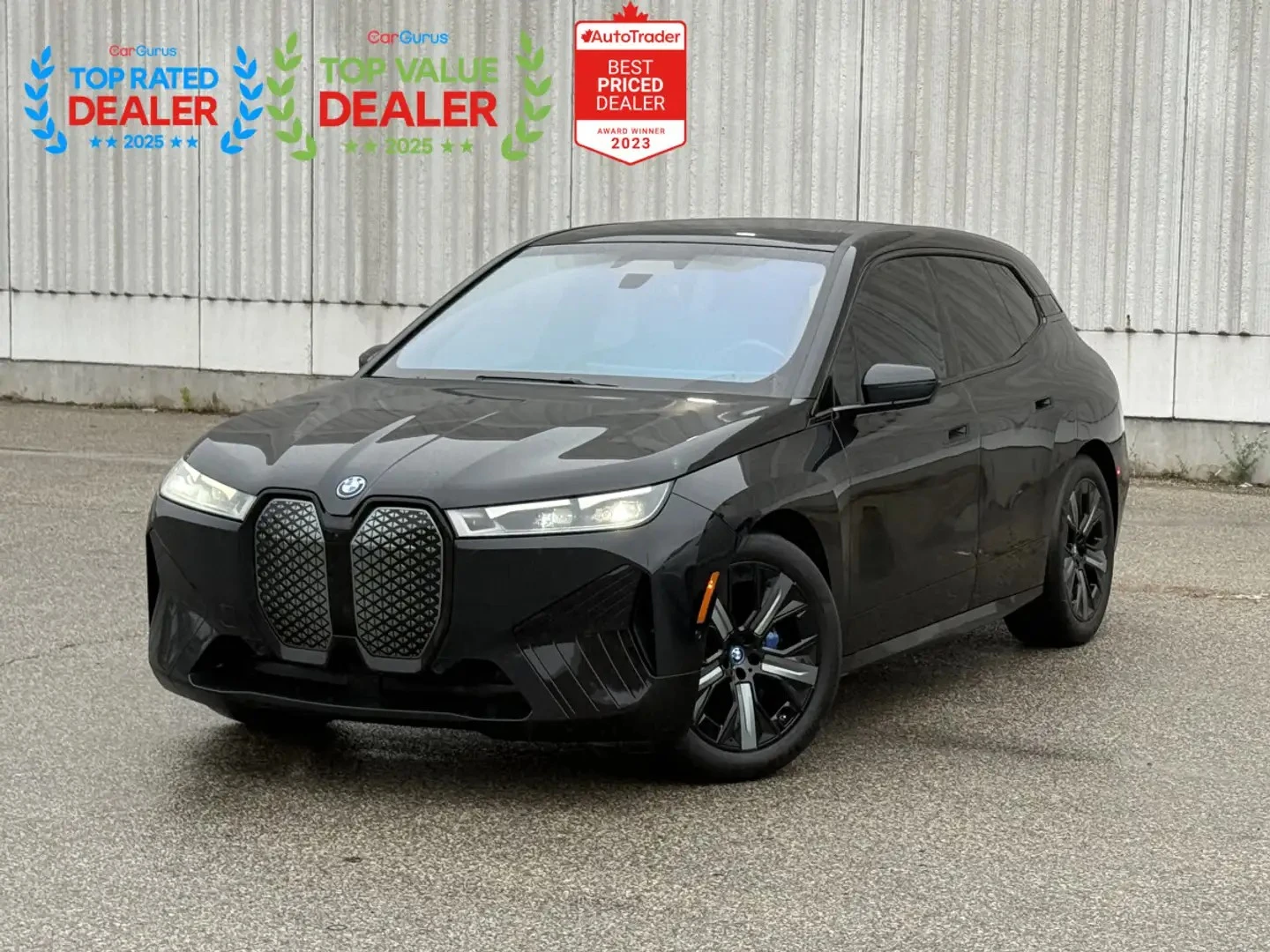 BMW iX XDRIVE50* HUD* МАСАЖ* 360* DIS* PANO* HARMAN* КРАЙ, снимка 2 - Автомобили и джипове - 56239025