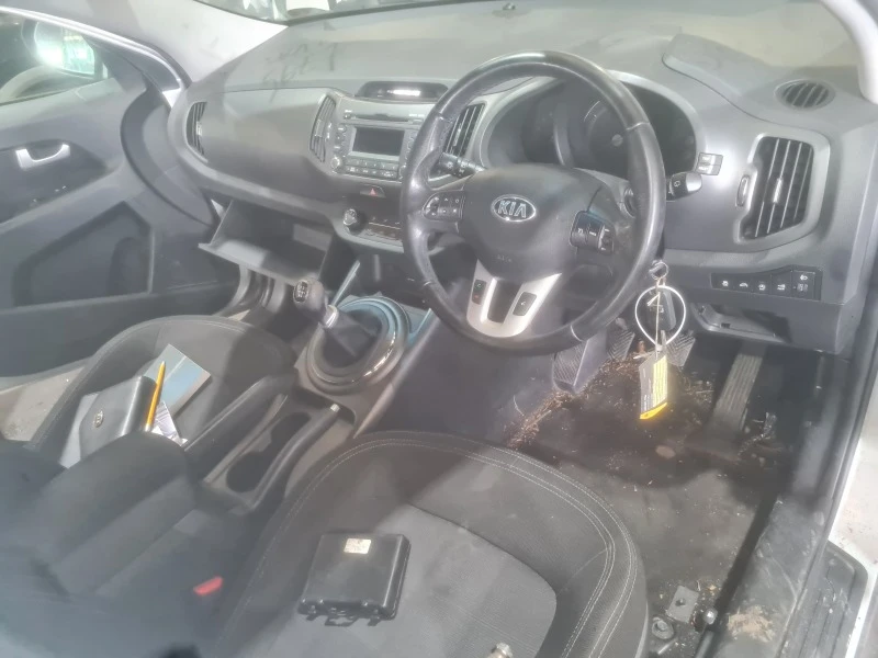 Kia Sportage 1.7DЧАСТИ, снимка 7 - Автомобили и джипове - 45009716