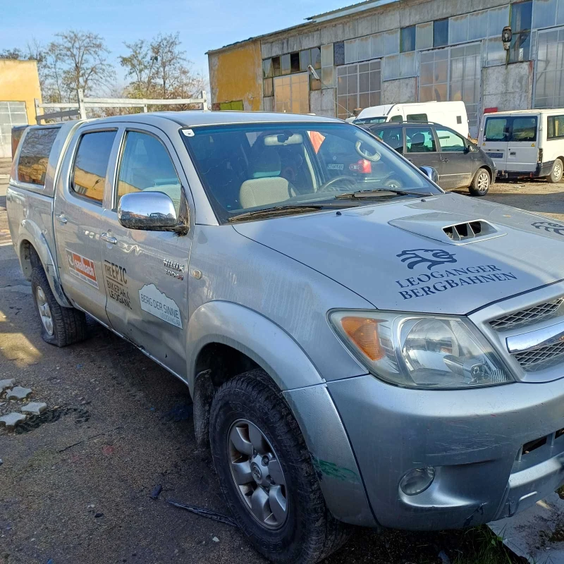 Toyota Hilux, снимка 3 - Автомобили и джипове - 52630838