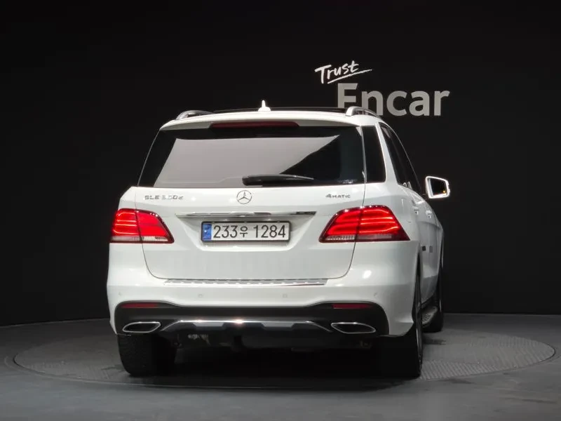 Mercedes-Benz GLE 350d - САМО 30% АВАНС, снимка 4 - Автомобили и джипове - 56112305