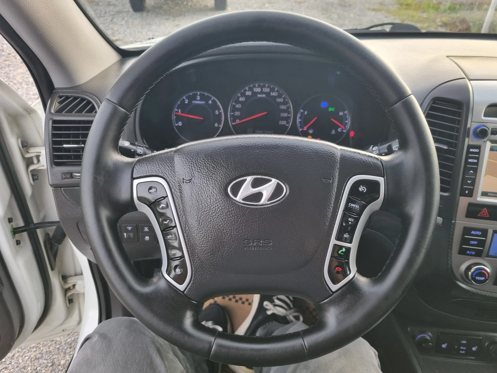 Hyundai Santa fe 2.2CRDi 197k.c 7-Местен - изображение 9