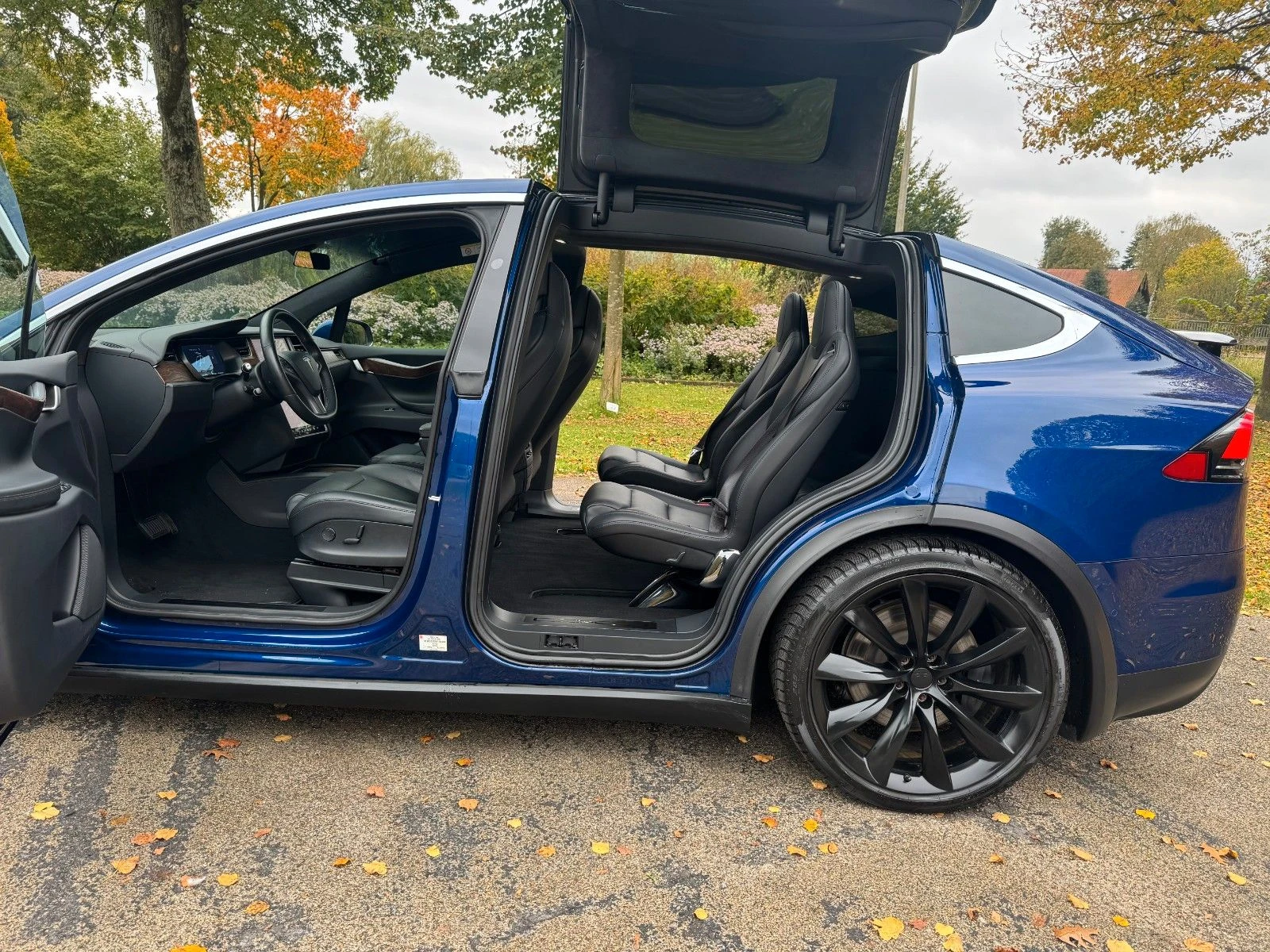 Tesla Model X LONG RANGE - изображение 2