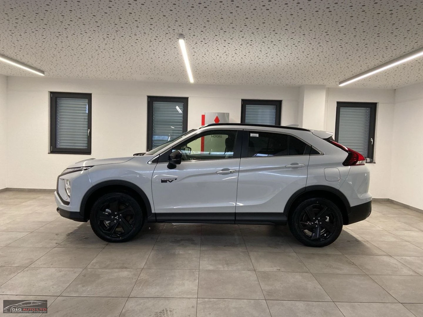 Mitsubishi Eclipse Cross НОВ!2.4PHEV/188HP/SELECT-BLACK/4X4/CAM/ACC/525v - изображение 3
