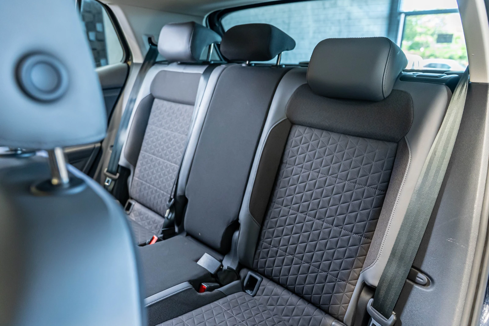 VW T-Cross 1.0 TSI R-Line - изображение 10