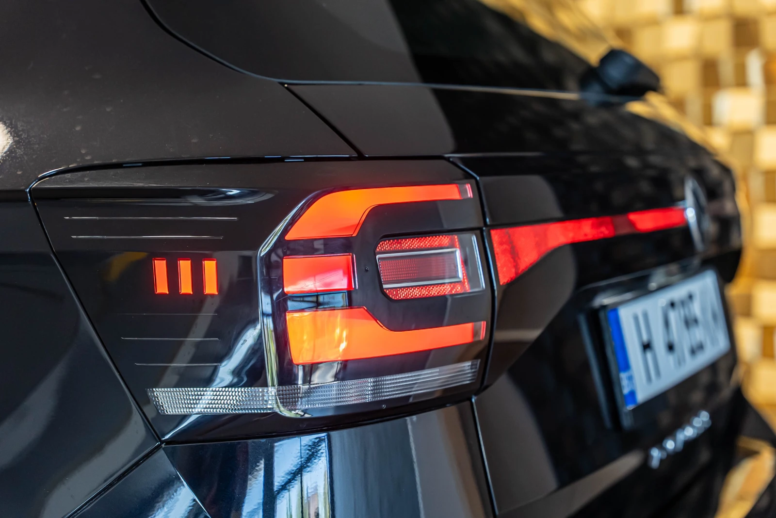 VW T-Cross 1.0 TSI R-Line | Mobile.bg   14