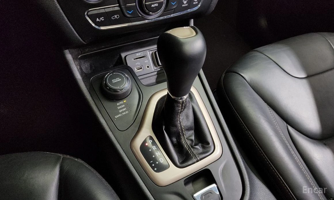 Jeep Grand cherokee, снимка 9 - Автомобили и джипове - 53950350